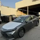 تويوتا كامري 2025 E بنزين سعودي جديد اللون تيتانيوم