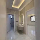 للبيع دور أرضي بحوش تصميم فخم وسعر عادل قرب باحص وضمك