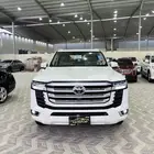 تويوتا لاندكروزر GXR L3. 2025 بنزين سعودي ماشي 18 الف
