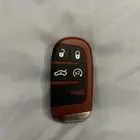مفتاح دودج احمر