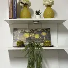 رف لون ابيض