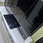 شاشة وطاولة