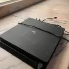 سوني 4 نظيف مع يدين تحكم اصليه