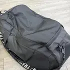للبيع شنطه نادي مع اغراضها