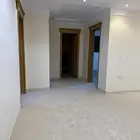 شقة للإيجار مدخلين غرفتين وصاله ومجلس حي اليرموك عوايل