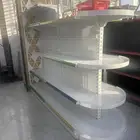 رفوف سوبر ماركت وصيدليات