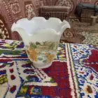 قرازة ابجوره او اتريك عليها رسمة ورد جميله انتيك