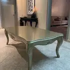 طاولة للبيع