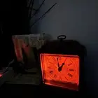 ساعة أمريكية قديمة بكرتونها الأصلي