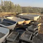 معالف للغنم والبعارين والطيور