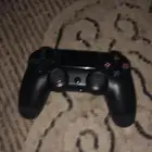 يد سوني فور.