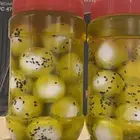 لبنة غنم مكورة للبيع بزيت الزيتون