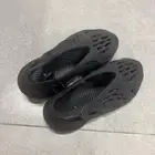 شبشب يشبه الييزي