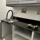 دولاب مع مغسلة من ايكيا العمر 6 سنوات الابعاد 65 في 180