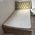 سرير نفر ونص بحالة ممتازة (خشب MDF قوي)