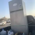 للبيع ثلاجه مع اثنين طابعه