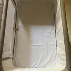 سرير مواليد استخدام نظيف من سنتر بوينت