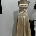 فستان نظيف وجديد ويشهد الله لم يلبس