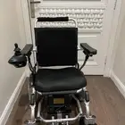 كرسي كهربائي لذو الاحتياجات الخاصة
