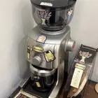 مطحنة قهوة اسبرسو و V60 من شركة اديسون من اسيف غاليري