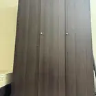 للبيع دولاب مع كرسي نفر جديد مع الفراش