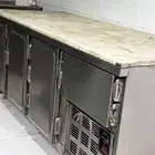 معدات مطعم للبيع طاولات وثلاجات ومدخنة