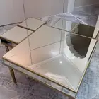 طاولة مع اربع خدمه