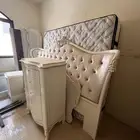 غرفة نومه ب اغراضها كامله من القفاري