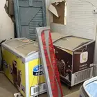 بيع ثلاجه سكريم جديده استخدام شهر واحد مع مكيف اسبلت ورفوف