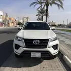 فورتشنر 2021 ابيض 4 دبل