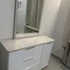 غرفة نوم مقاس كينج 5 قطع شبه جديدة للبيع