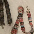 احزمة شنط نسائية ملونة (الحبتين ب25)