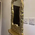 مدخل صغير مع رف