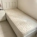 سرير للبيع