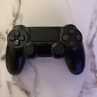 يد بلاستيشن 4