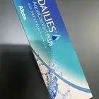 عدسات لاصقة طبية