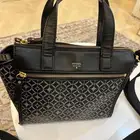 شنطة ماركةFossil اصلي مستعمل به عيوب بسيطه