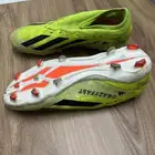 بوت كورة نضيف ماقد لعب فيه إلا 4 مرات من اديداس