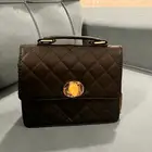 شنط للبيع الأسود ب70 الأبيض ب 80 الحمراء 100