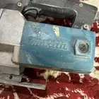 منشار كهربائي من شركة ماكيتا