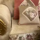 كنب بيج ووردي للبيع ع السوم..