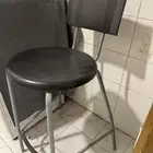 كرسي مرتفع عدد 2 مقابل 200 ريال