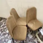 طاولة و4 كراسي ب200 بيع مستعجل