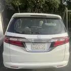 سيارة هوندا ياباني أوديسي عائلية ثلاث مقاعد