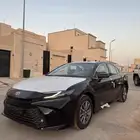 كامري E استاندر 2025 اسود سعودي اصفار