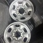 للبيع طقم جنوط حديد هايلكس اصلي مقاس 15in