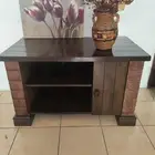 طاولة تلفزيون