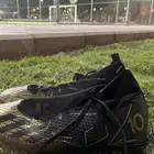 حذاء رياضي بتصميم فاخر رقم 10