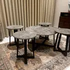 طاولة قهوة مع 4 طاولات خدمة