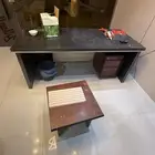 مكتب للبيع وكراسي